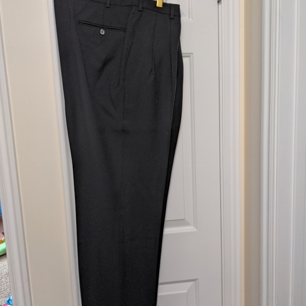 Kirkland new size 38 waist 34 length black wool
